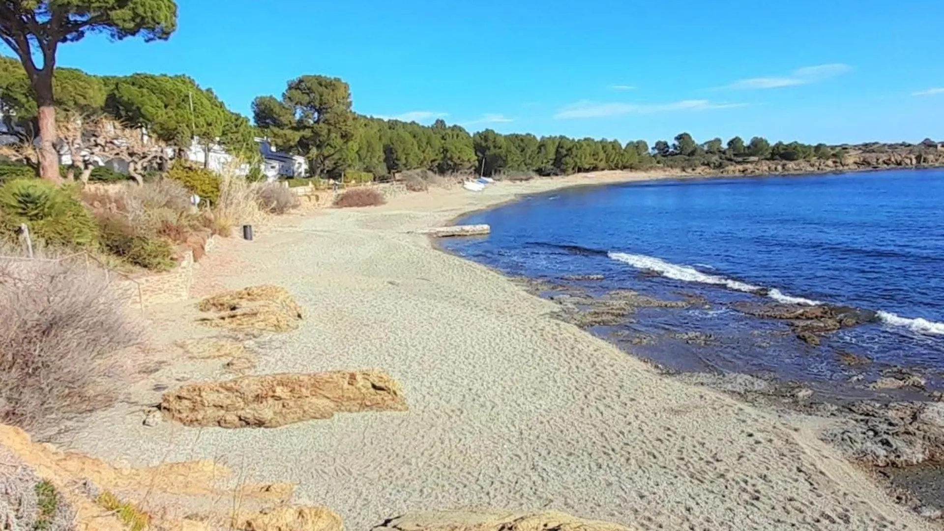 Apartamento Con Terraza, Parking Y Se Admiten Mascotas En Llanca - Es-170-3 Spain