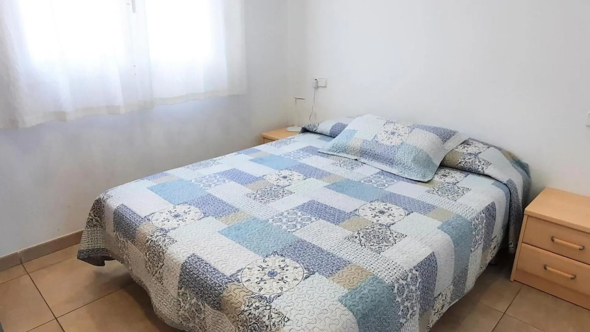Apartamento Con Terraza, Parking Y Se Admiten Mascotas En Llanca - Es-170-3 ספרד
