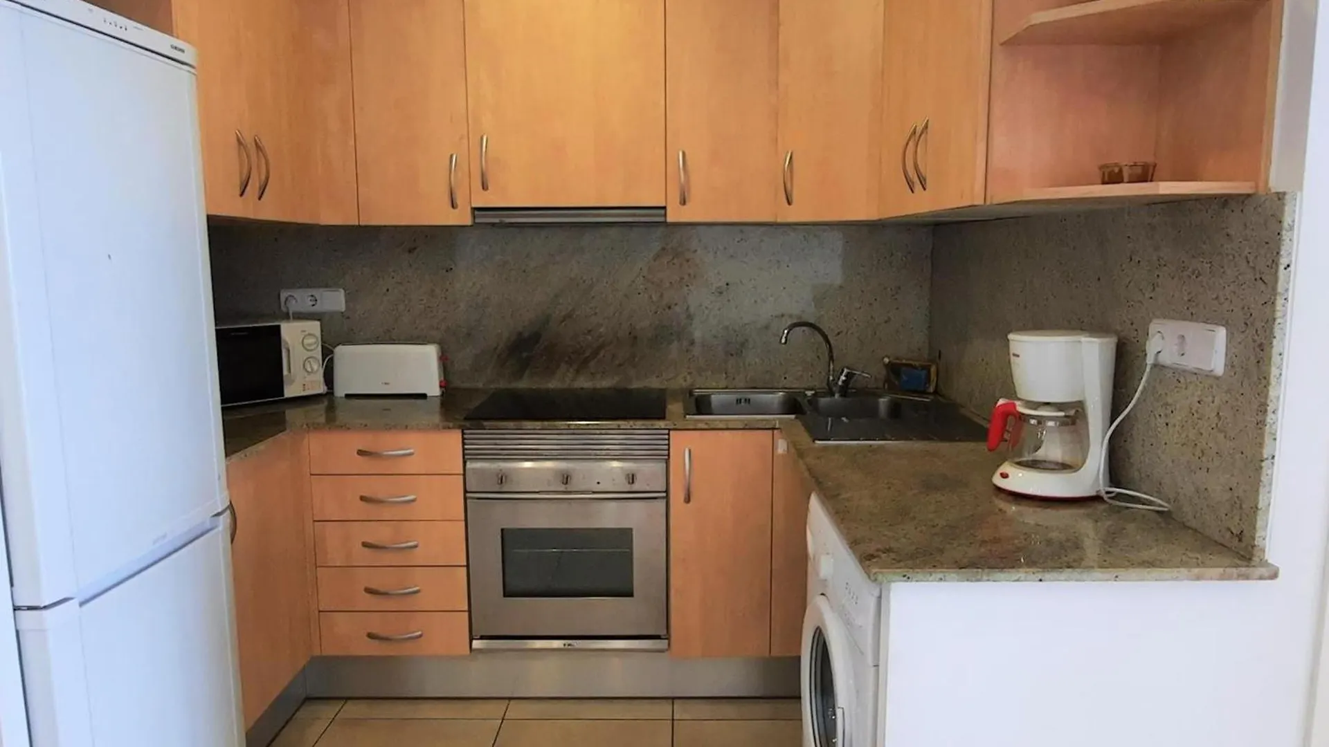 Apartamento Con Terraza, Parking Y Se Admiten Mascotas En Llanca - Es-170-3 Apartment